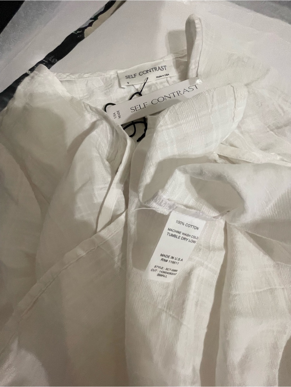 Summer White Long Sleeve Pleat-Back Blouse
Size Small - Picture 6 of 6